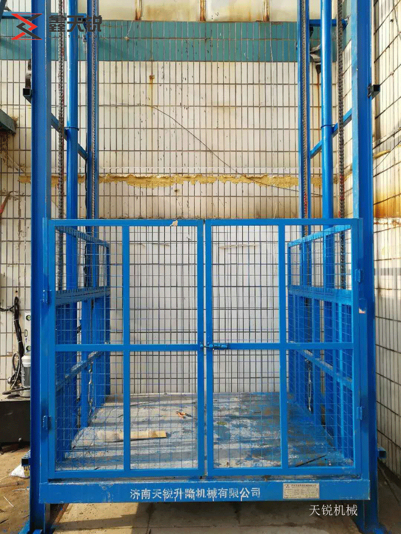 沧州室外贴墙导轨式升降机